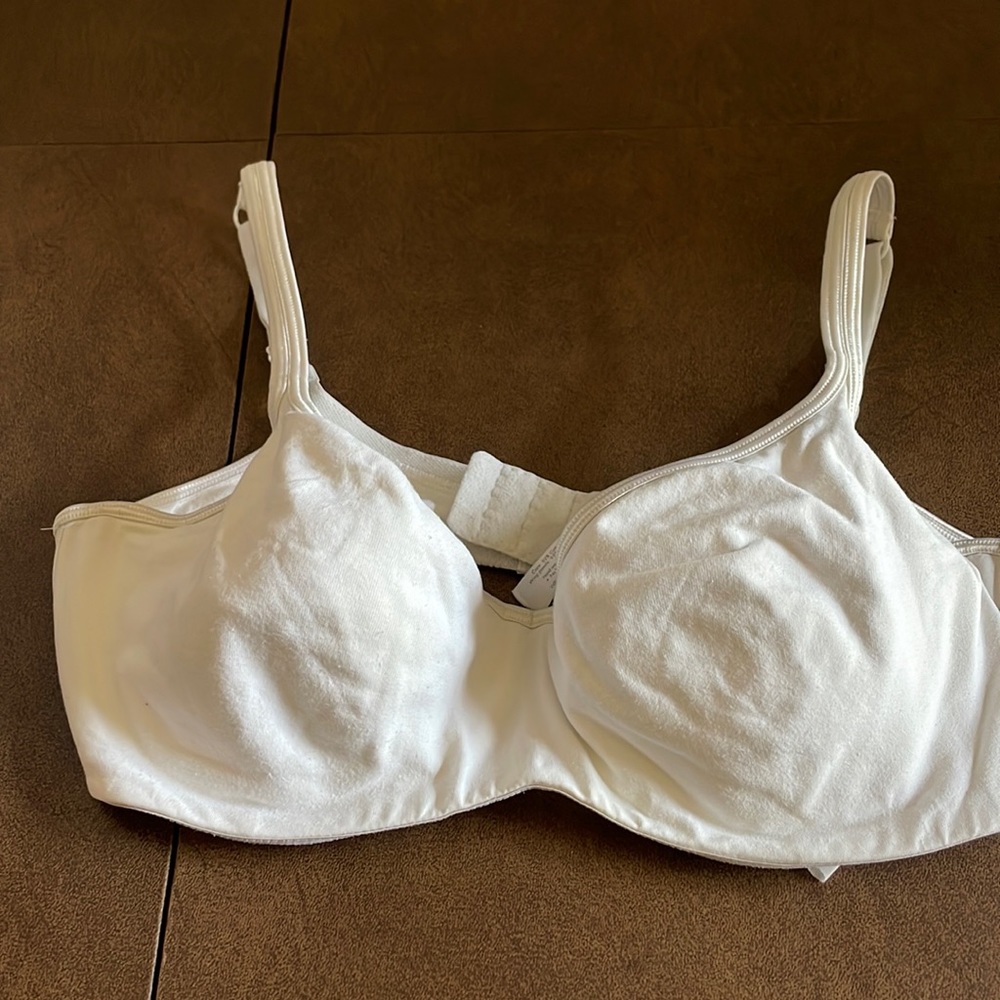 White cotton Cacique underwire bra 38D